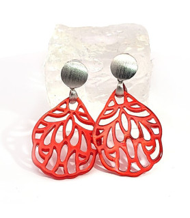 Ear pendant mother-of-pearl leaf small, cherry red  - 1