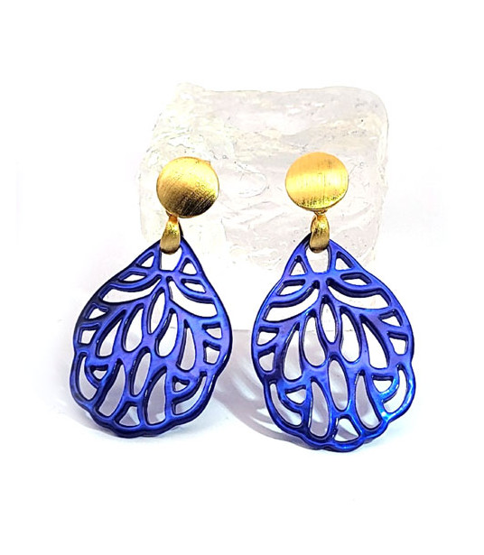 Ear pendant mother-of-pearl leaf small, azure blue  - 1